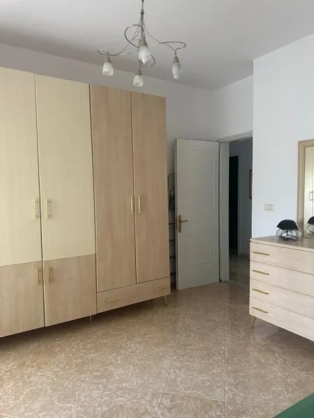 Tirane, jepet me qera apartament 2+1+Ballkon Kati 2, 87 m² 550 € (LIQENI I THATE)