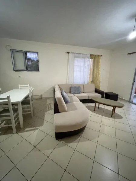 Tirane, jepet me qera apartament 2+1+Aneks+Ballkon Kati 3, 360€