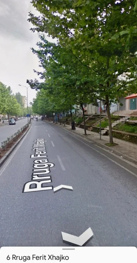 Tirane, shitet dyqan Kati 0, 65 m² 205.000 € (Ferit Xhajko)