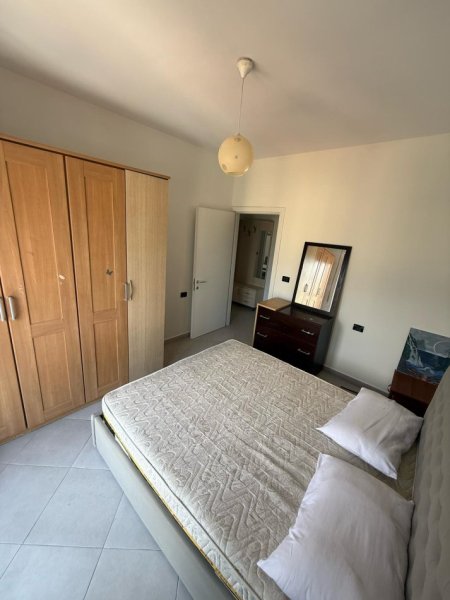 Tirane, jepet me qera apartament 1+1+Ballkon Kati 5, 70 m² 450 € (Rruga Dibrës/Pranë Spitalit Amerikan 2)