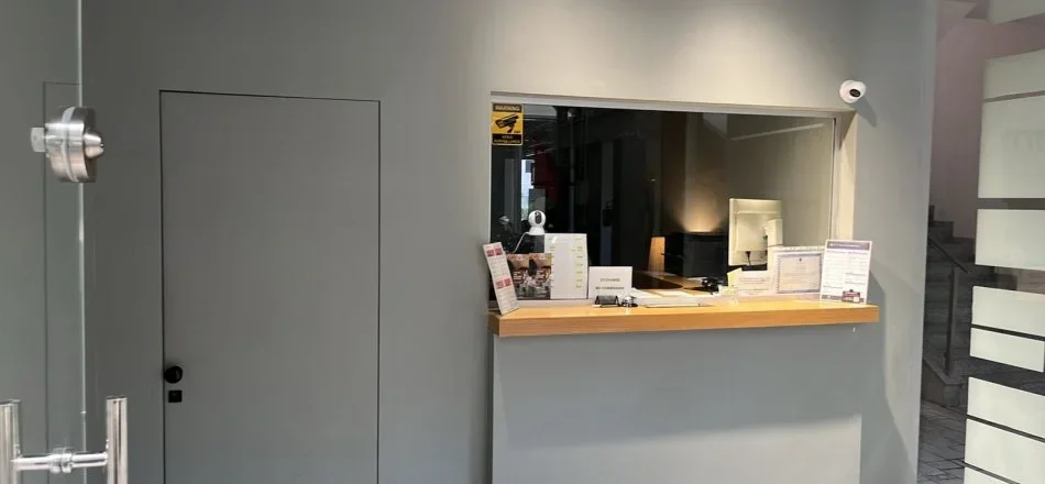 Tirane, shitet ambjent biznesi Kati 0, 40 m² (Teg, ngjitur me "Terminalin Lindor")