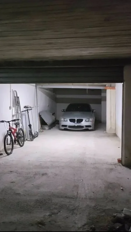 Tirane, shitet garazh | post parkimi Kati 0, 46 m² 50.000 € (Komuna e parisit, prane "Qendres Kristal")