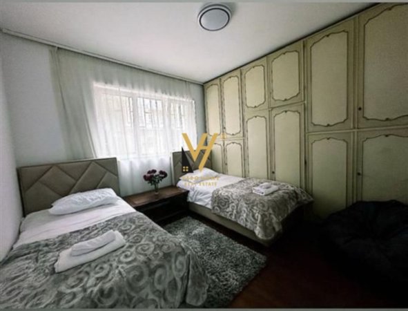 Tirane, shitet apartament 3+1+Ballkon Kati 1, 106 m² 175.000 € (BRRYLI)