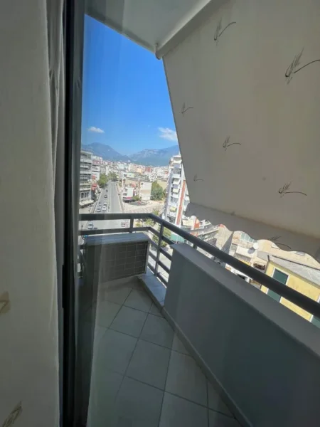 Tirane, jepet me qera apartament 1+1+Ballkon , 75 m² 550 € 
