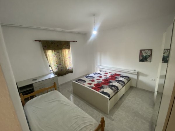 Tirane, jap me qera apartament 2+1 Kati 2, 65 m² 300 € (Sanatorium)