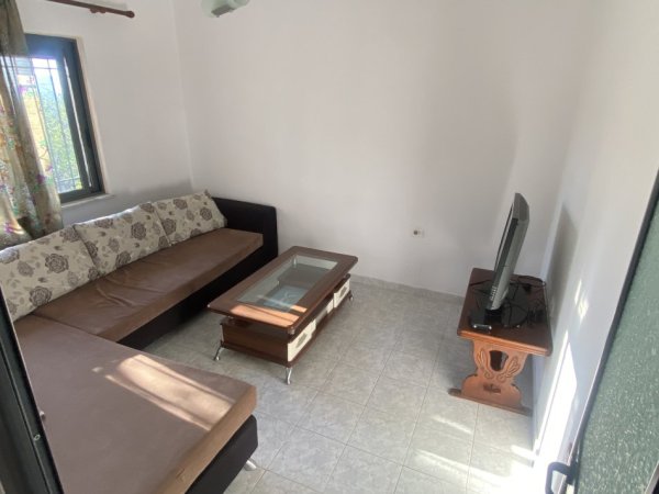 Tirane, jap me qera apartament 2+1 Kati 2, 65 m² 300 € (Sanatorium)