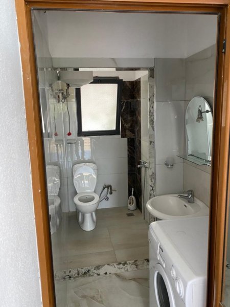 Tirane, jap me qera apartament 2+1 Kati 2, 65 m² 300 € (Sanatorium)