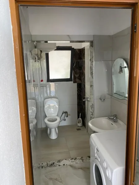 Tirane, jap me qera apartament 2+1 Kati 2, 65 m² 300 € (Sanatorium)