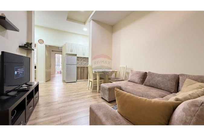 Tirane, jepet me qera apartament 2+1 Kati 2, 100 m² 600 € (Myslym Shyr)