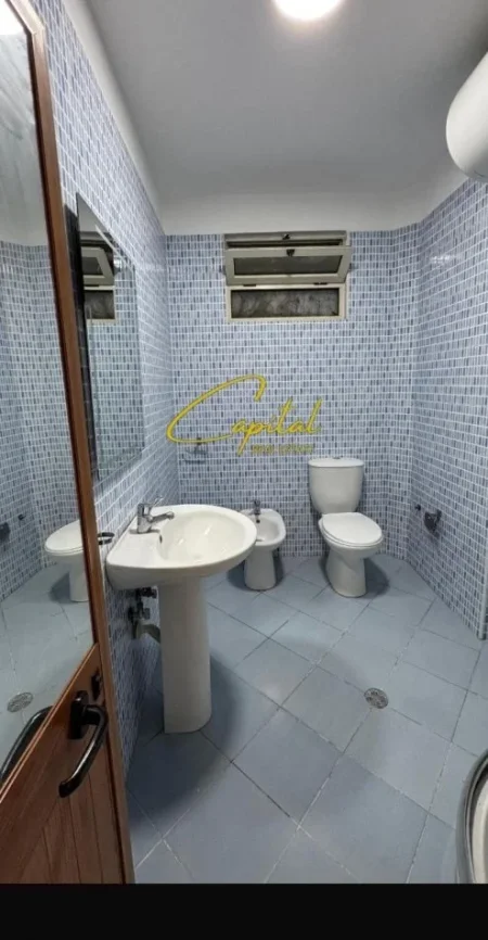 Tirane, jepet me qera apartament 2+1 Kati 5, 70 m² 650 € (21 DHJETORI)