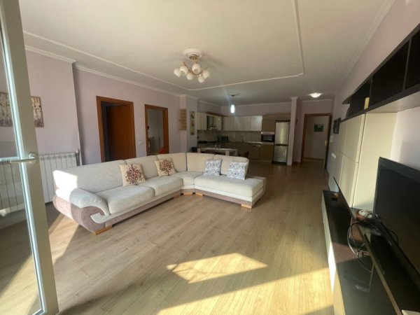 Tirane, jepet me qera apartament 2+1 Kati 2, 120 m² 650 € (rruga shyqyri ishmi)