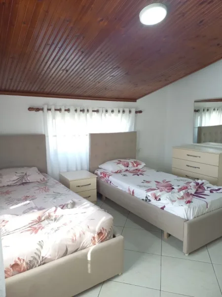 Tirane, jepet me qera apartament 2+1+Ballkon Kati 3, 92 m² 400 € (Kryqezimi i rruges "Andon Frasheri" me rrugen "Bruzi")