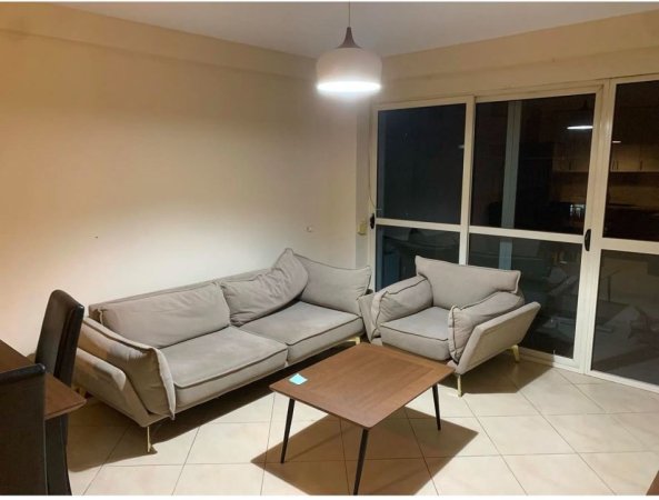 Tirane, jepet me qera apartament 1+1+Ballkon Kati 4, 60 m² 500 € (Rruga Shefqet Musaraj (ISH UET))