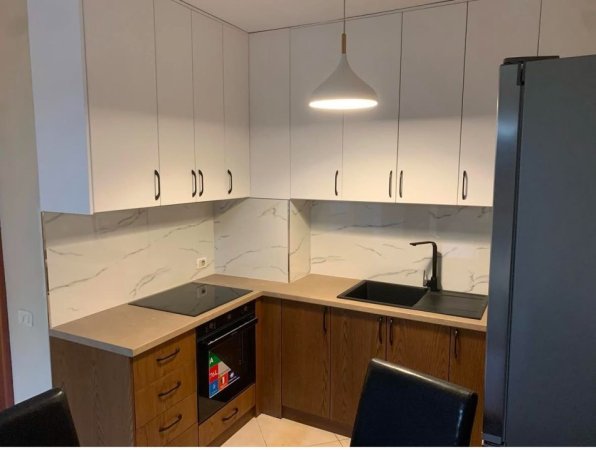 Tirane, jepet me qera apartament 1+1+Ballkon Kati 4, 60 m² 500 € (Rruga Shefqet Musaraj (ISH UET))