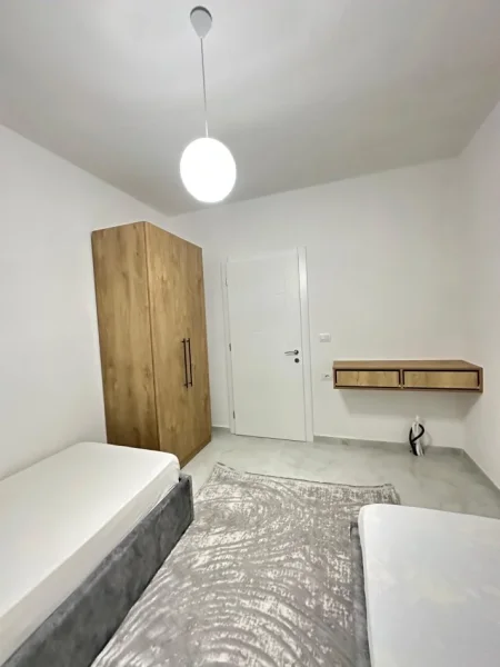 Tirane, jepet me qera apartament 2+1+Ballkon Kati 8, 90 m² 600 € (Kompleksi Jolla , Astir)