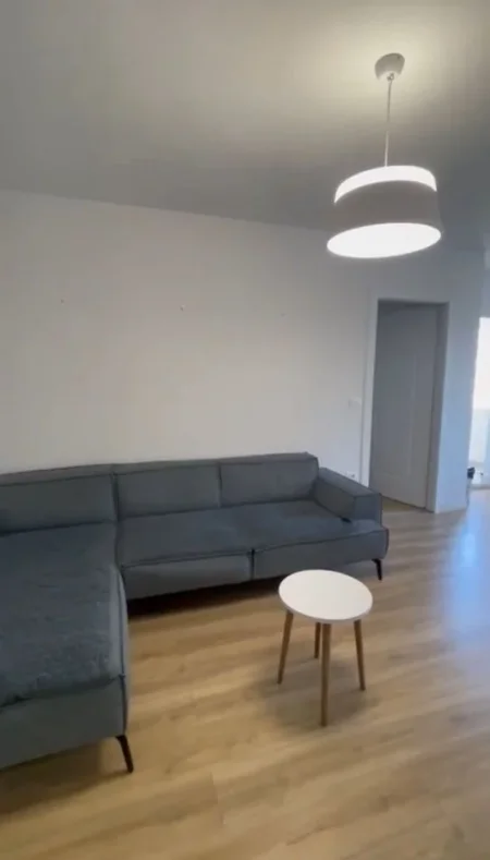 Tirane, jepet me qera apartament 1+1+Ballkon Kati 4, 62 m² 700 € (rruga e durresit)