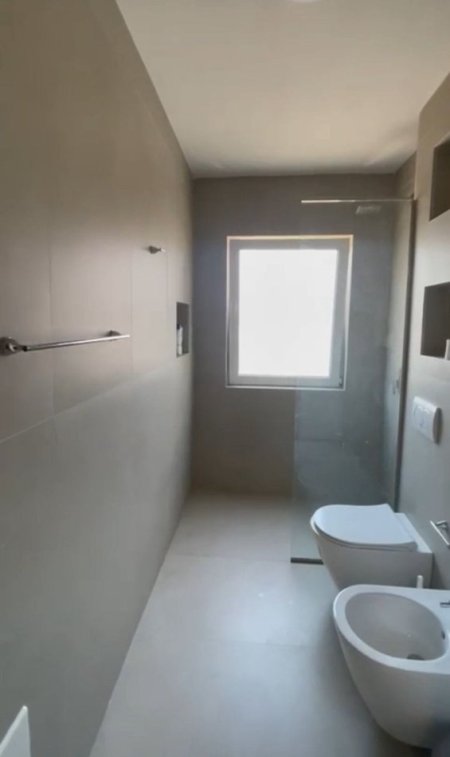 Tirane, jepet me qera apartament 1+1+Ballkon Kati 4, 62 m² 700 € (rruga e durresit)