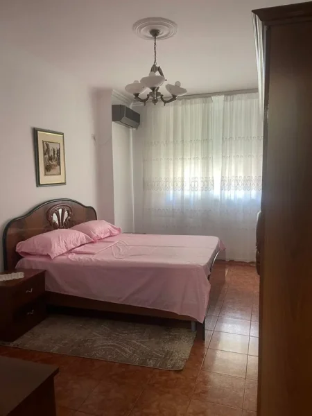 Tirane, jepet me qera apartament 2+1 Kati 2, 110 m² 600 € (myslym shyri)