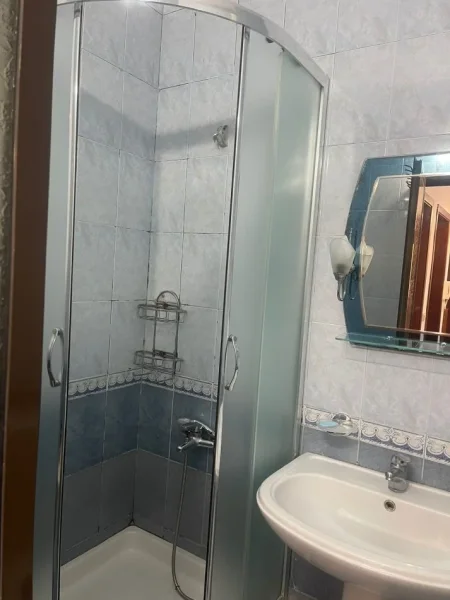 Tirane, jepet me qera apartament 2+1 Kati 2, 110 m² 600 € (myslym shyri)