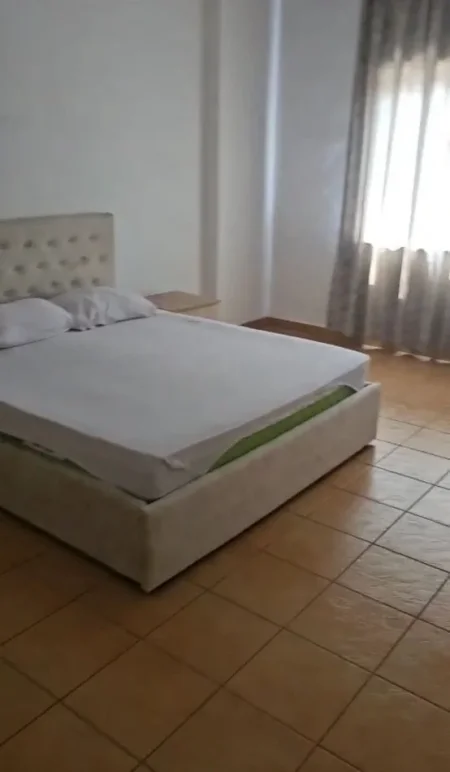 Tirane, jepet me qera apartament 2+1 Kati 8, 80 m² 700 € (vasil shanto)