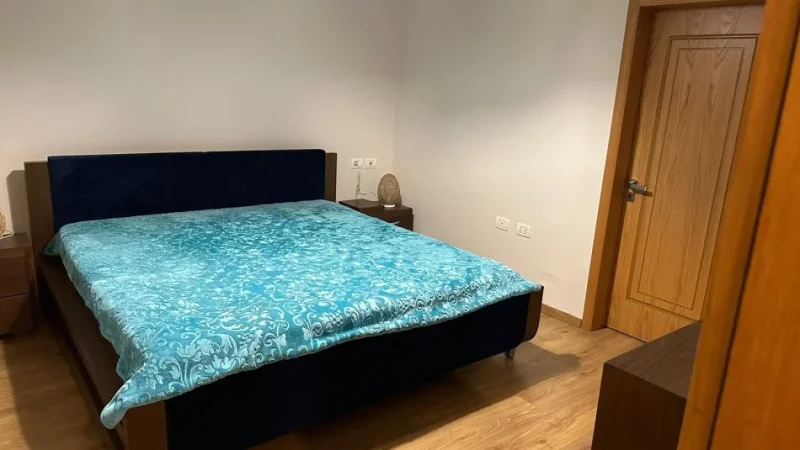 Tirane, jepet me qera apartament 2+1+Ballkon Kati 7, 103 m² 620 € (Rruga e Kavajes, Prane Pallatit me Shigjeta)