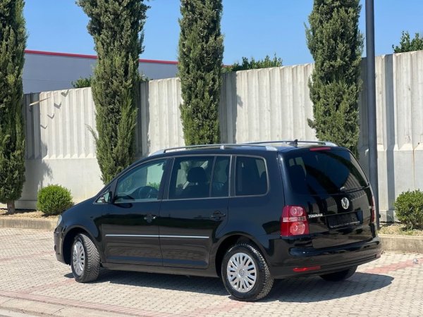 VW TOURAN 1.9 NAFTE 👉 2010 👈 kambio AUTOMATIKE - 6.200 €