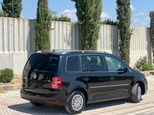 VW TOURAN 1.9 NAFTE 👉 2010 👈 kambio AUTOMATIKE - 6.200 €
