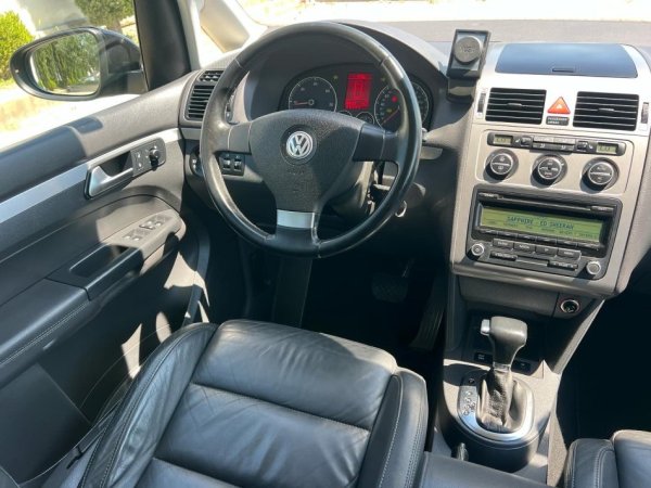 VW TOURAN 1.9 NAFTE 👉 2010 👈 kambio AUTOMATIKE - 6.200 €