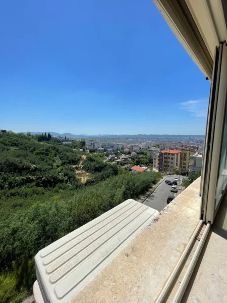 Tirane, shitet apartament 2+1 Kati 3, 