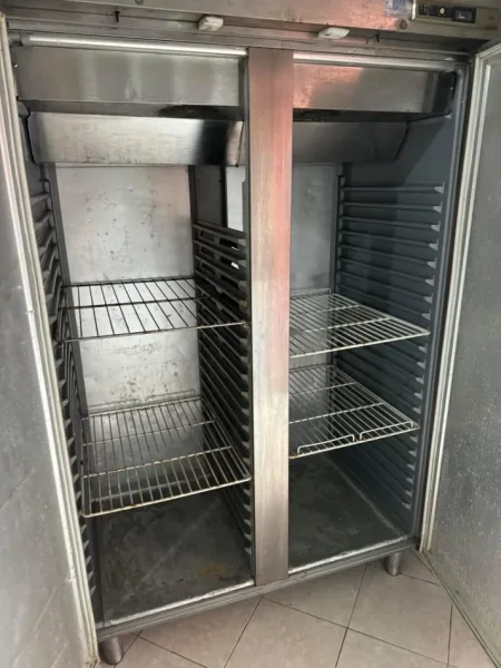 Fier, shes Shiten paisje per restorante/bare