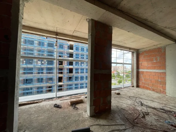 Tirane, shitet apartament 1+1+Ballkon Kati 4, 76 m² 135.000 € (Golden Gate, Ali Demi)