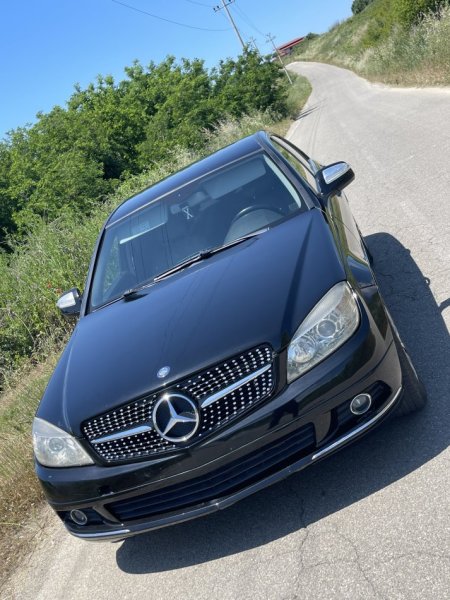 Tirane, shes makine Mercedes-Benz C220 Nafte, e zeze automatik Kondicioner 237.000 km 6.200 €