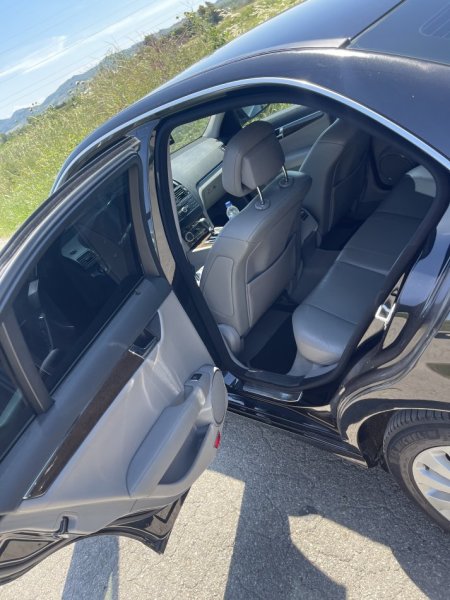 Tirane, shes makine Mercedes-Benz C220 Nafte, e zeze automatik Kondicioner 237.000 km 6.200 €