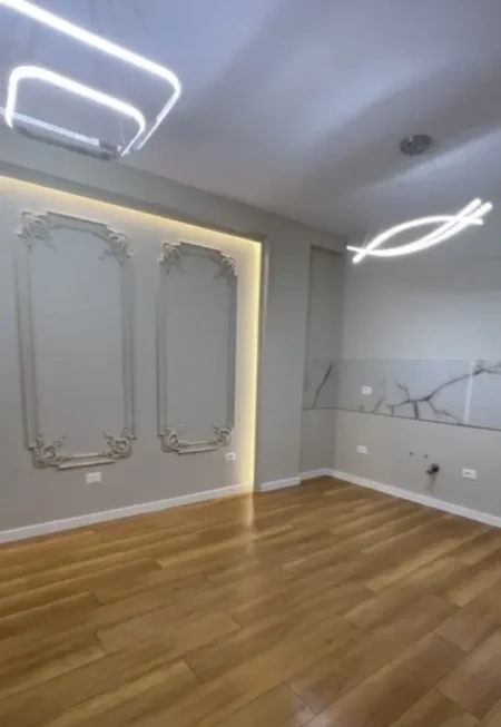 Tirane, shes apartament 1+1 Kati 4, 130.000 €