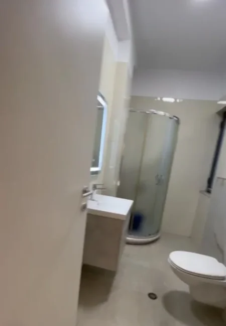 Tirane, shes apartament 1+1 Kati 4, 130.000 €