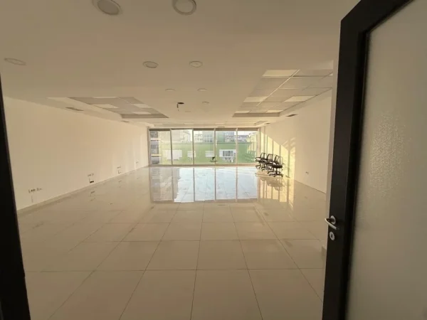 Tirane, jepet me qera zyre Kati 9, 150 m² 2.200 € (Abdyl frasheri)