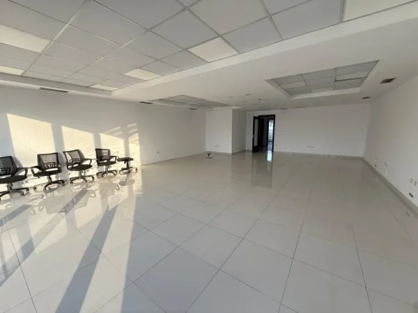 Tirane, jepet me qera zyre Kati 9, 150 m² 2.200 € (Abdyl frasheri)