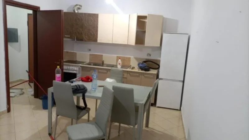 Tirane, jepet me qera apartament 2+1+Ballkon Kati 4, 85 m² 400 € (nela 5 ASTIR)