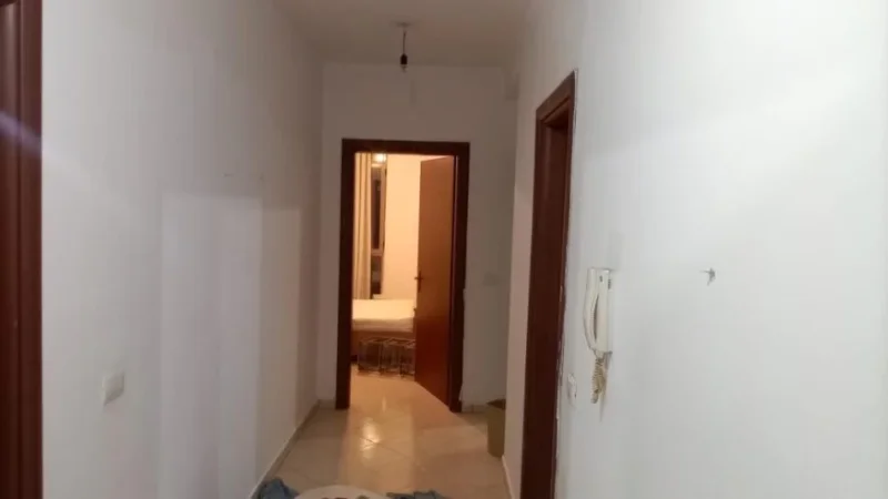 Tirane, jepet me qera apartament 2+1+Ballkon Kati 4, 85 m² 400 € (nela 5 ASTIR)