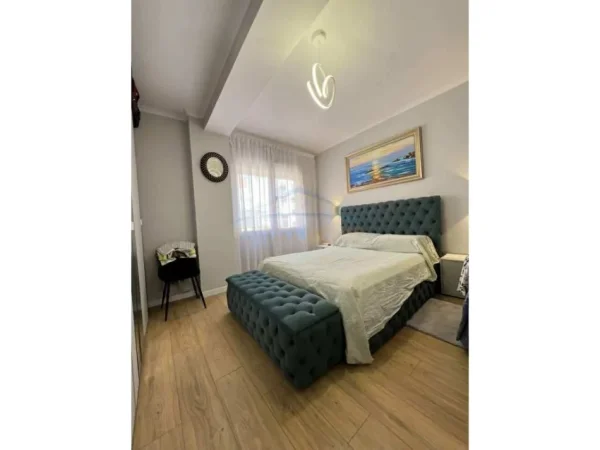 Tirane, shitet apartament 1+1+Ballkon Kati 6, 74 m² 125.000 € (UNAZA E RE)