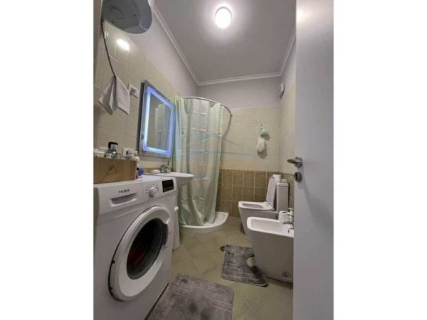 Tirane, shitet apartament 1+1+Ballkon Kati 6, 74 m² 128.000 € (UNAZA E RE)