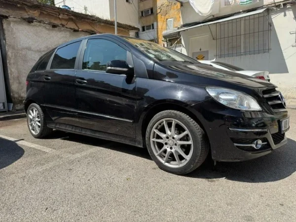 Tirane, shitet makine Mercedes Benz B Class Benzin, e zeze automatik Kondicioner 219.170 km 5.000 €