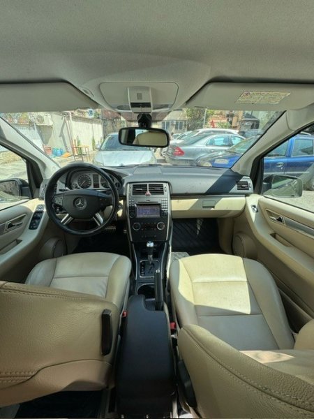 Tirane, shitet makine Mercedes Benz B Class Benzin, e zeze automatik Kondicioner 219.170 km 6.000 €
