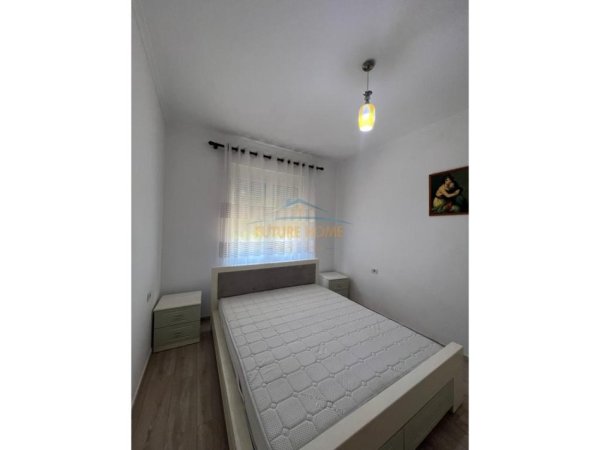 Tirane, jepet me qera apartament 3+1+Ballkon Kati 2, 105 m² 550 € (Rruga e Kavajes)