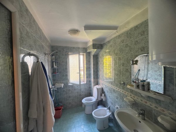 🏠 Jepet Apartament 3+1 me Qera mbrapa Ambasades Amerikane, Tiranë