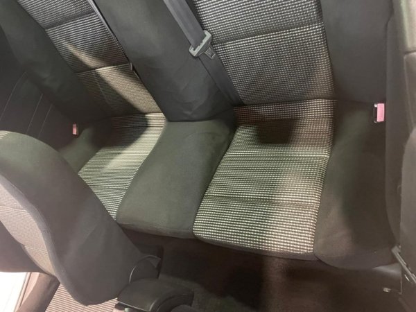 Tirane, shitet makine Peuget Benzin, blu e errët manuale 234.000 km 4.000 €
