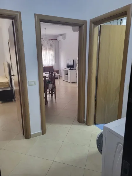 Tirane, jepet me qera apartament 1+1+Ballkon Kati 6, 350 € (Astir)