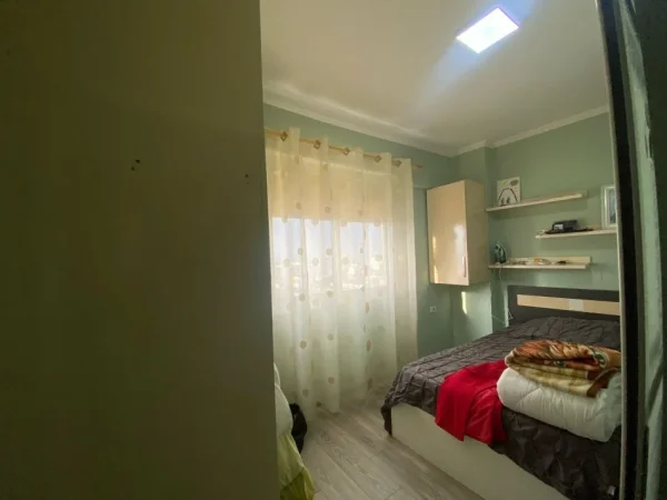 Tirane, shitet apartament 2+1+Ballkon Kati 10, 93 m² 195.000 € (Rruga Kavajes)