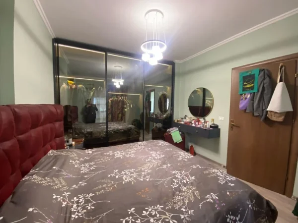 Tirane, shitet apartament 2+1+Ballkon Kati 10, 93 m² 195.000 € (Rruga Kavajes)