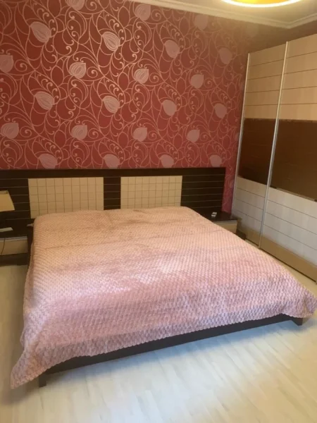 APARTAMENT  2+1 ME QIRA ISH EKSPOZITA   650 €